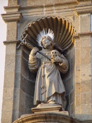 성 프란치스코 보르자_photo by Joseolgon_on the facade of the Church of Sao Jeronimo de Real in Braga_Portugal.JPG
